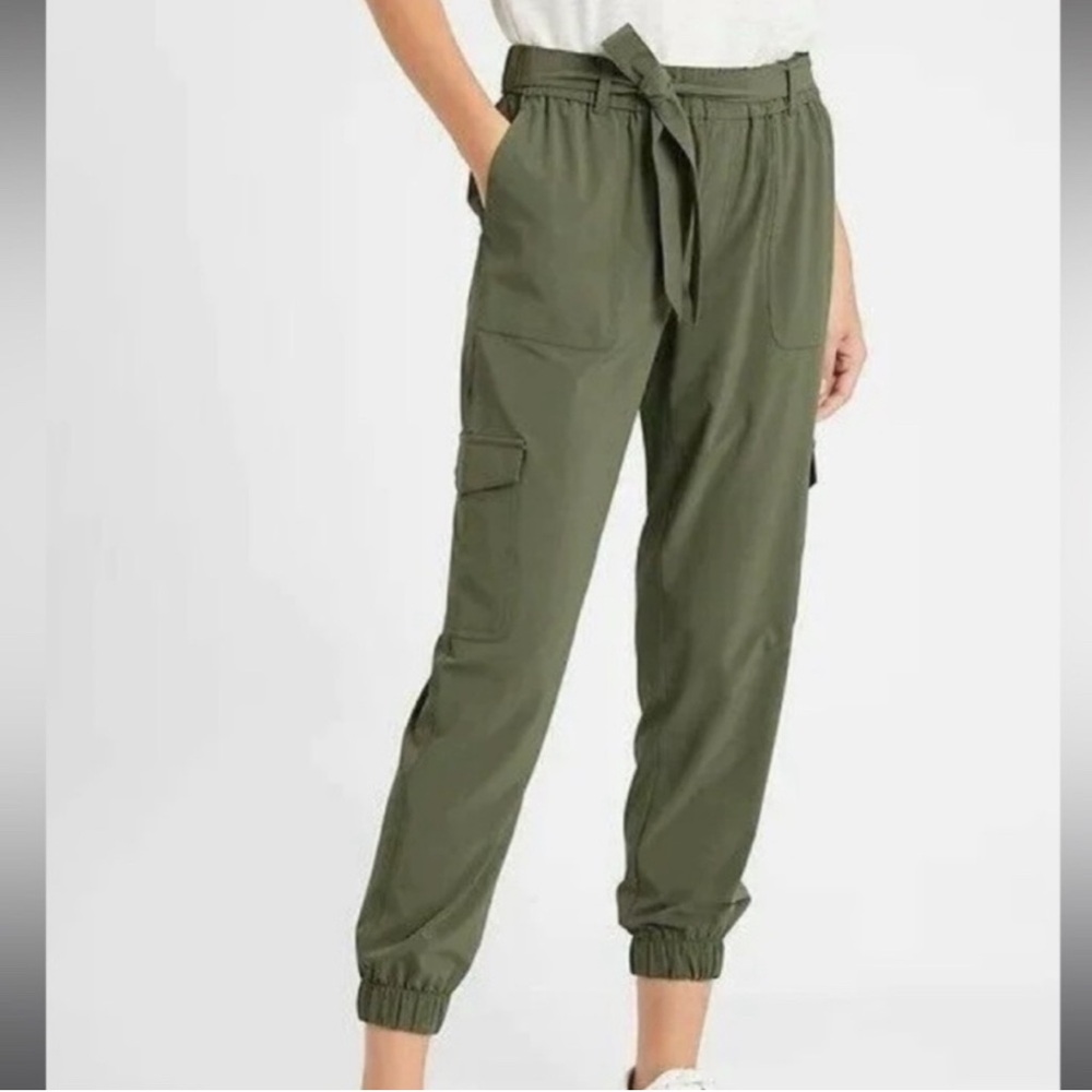 Banana Republic Tie-Waist Cargo Jogger Pants Women’s M Olive Green Lightweight
